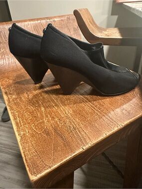 Donald J Pliner Black Peep Toe Booties | Sculptural Cone Heel | Size 8M